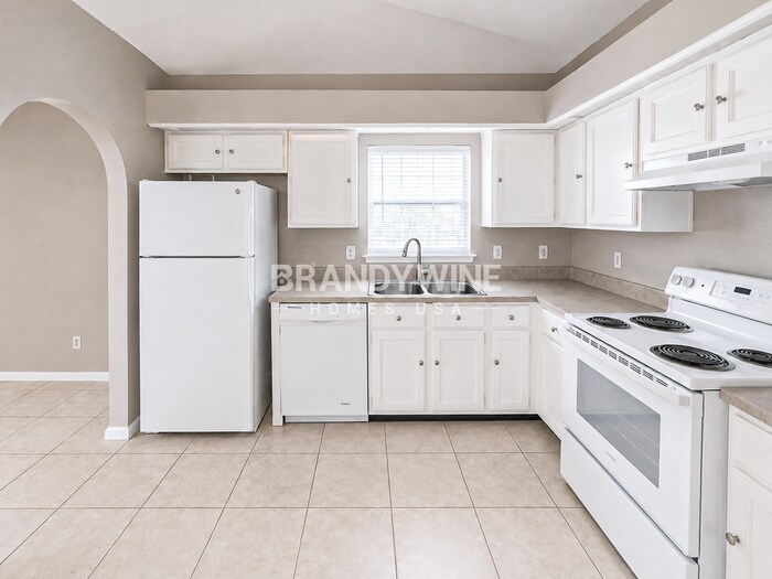 Building Photo - 7768 Rockridge Dr W
