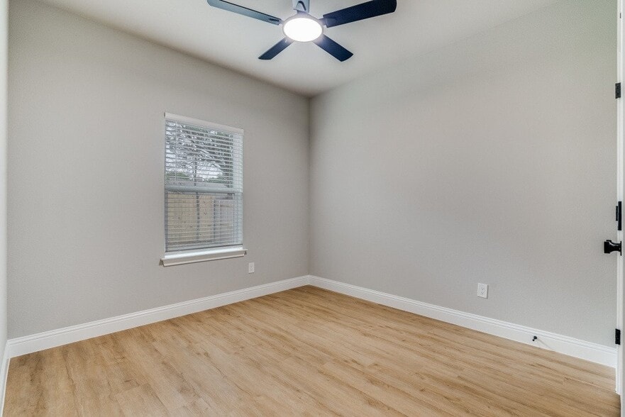 Building Photo - 2707 Brazos River Dr
