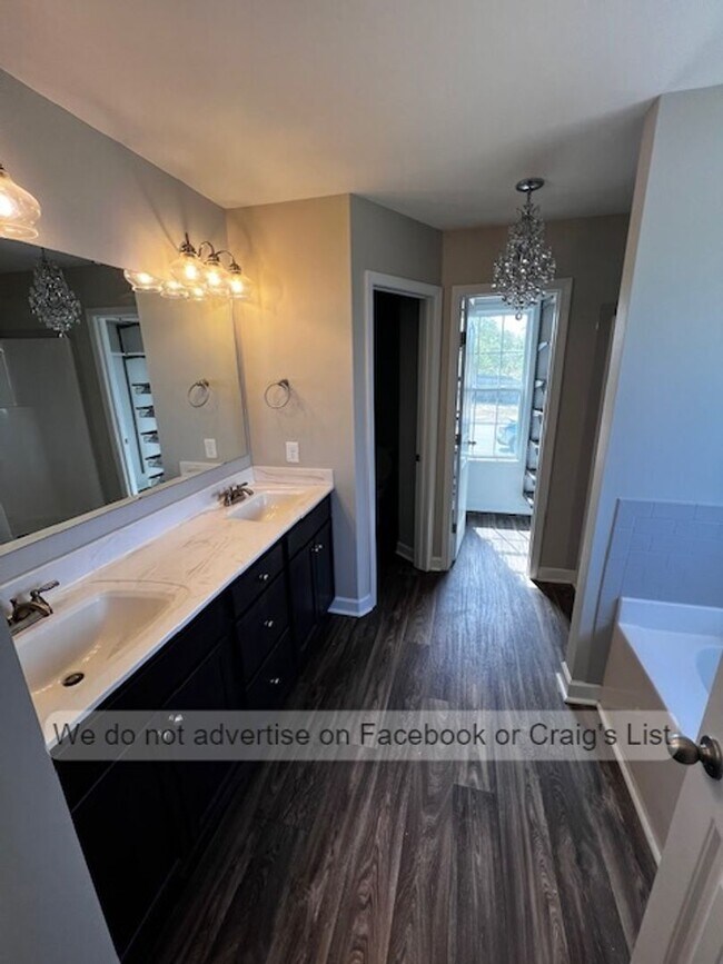 Building Photo - Eagles Ridge- Fishers Cove