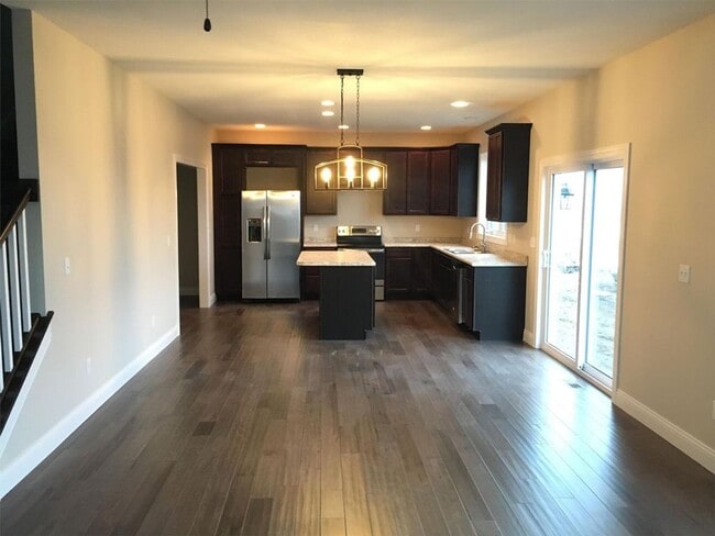 Building Photo - 1206 S Roberto Rd