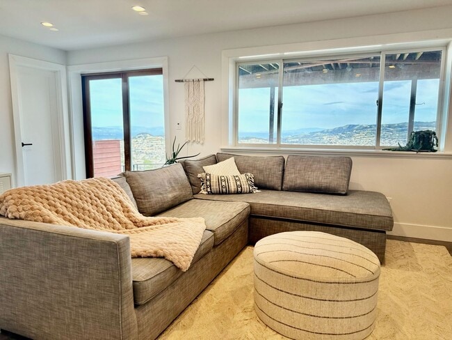 Building Photo - 3BR/2BA | Unobstructed Panoramic Views | Live Above the Fog | Intentional Living