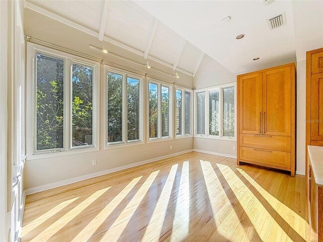 Building Photo - 1351 Willow Brk Dr