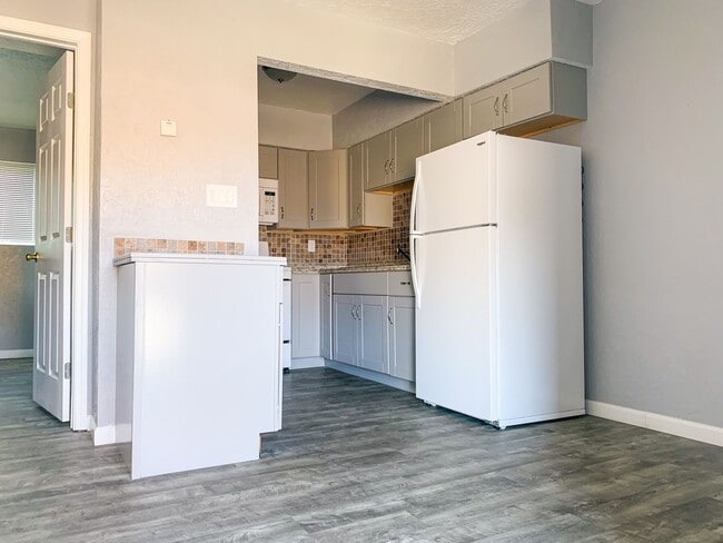 Interior Photo - Las Vistas I