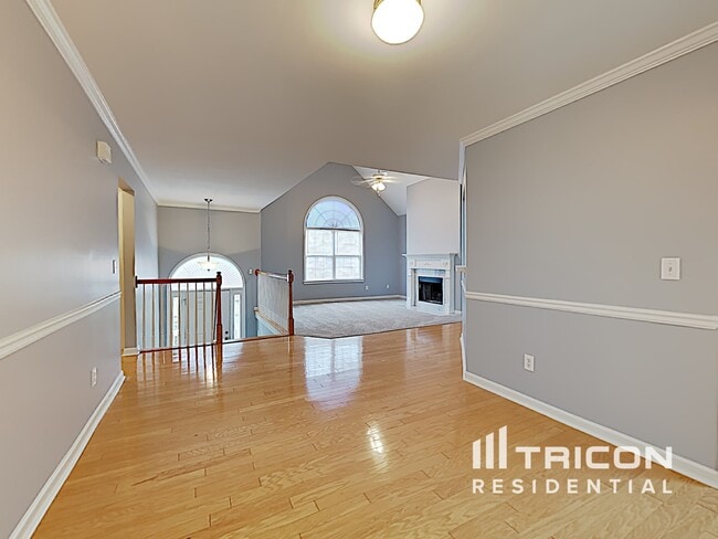 Building Photo - 1302 Waymar Way SW