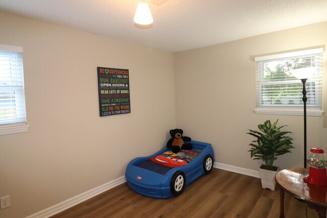 bedroom 4 - 2808 Daytona Dr