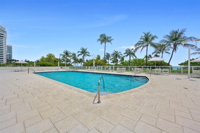 Building Photo - 10185 Collins Ave