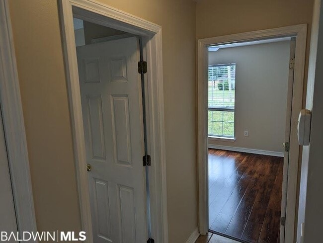 Building Photo - 12971 Labradors Run