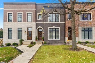 Building Photo - 824 W Moss Ave