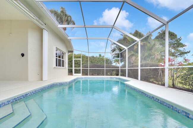 Building Photo - 1252 SW Bent Pine Cove