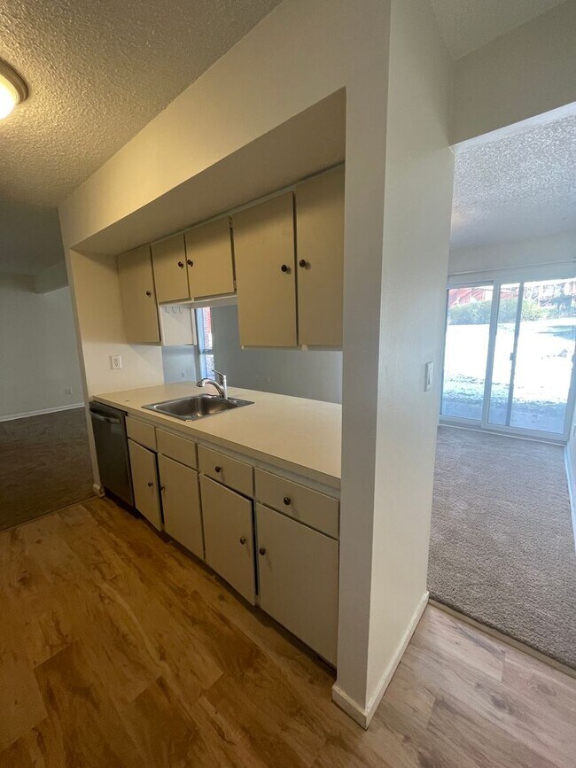 Building Photo - Two-Bed in Independence Condominium | Early Move-in Option!