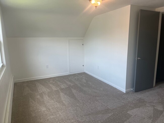 Building Photo - Beautiful 5-Bedroom Home in East Cocalico ...