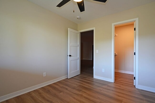 Building Photo - New Construction Townhouse Available Now in Roseville!