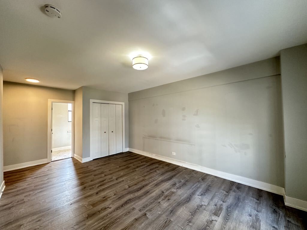 Building Photo - 508 W Belmont Ave