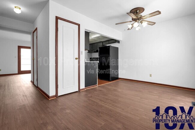 Building Photo - 141 Beacon Run W