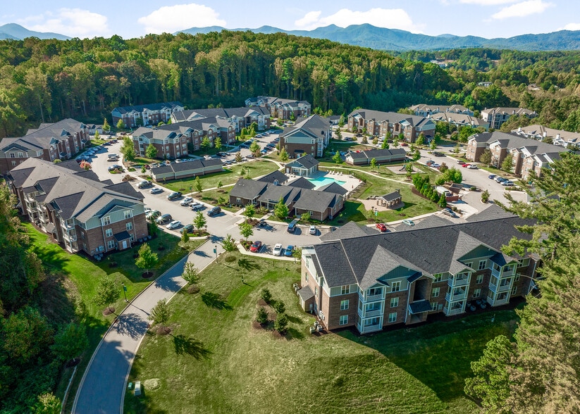 Primary Photo - Haven at Enka Lake