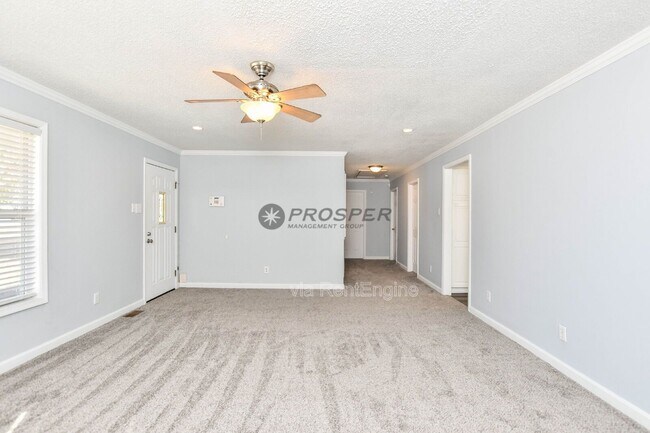 Building Photo - 1082 Hampton Rd