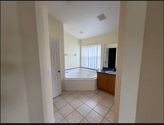 Building Photo - 3137 Riachuelo Ln