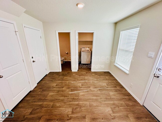 Building Photo - 14402 Navidad Pike