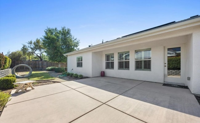 Building Photo - Beautiful 4 Bed 2 Bath Home!!!