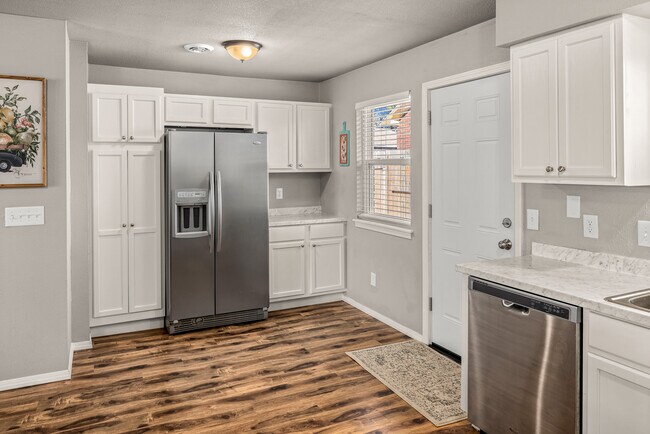 Building Photo - Unfurnished 2/1 Duplex in Rogers