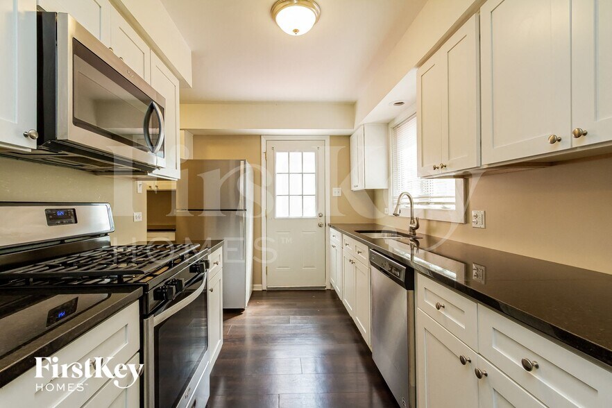 Building Photo - 20460 Arcadian Dr