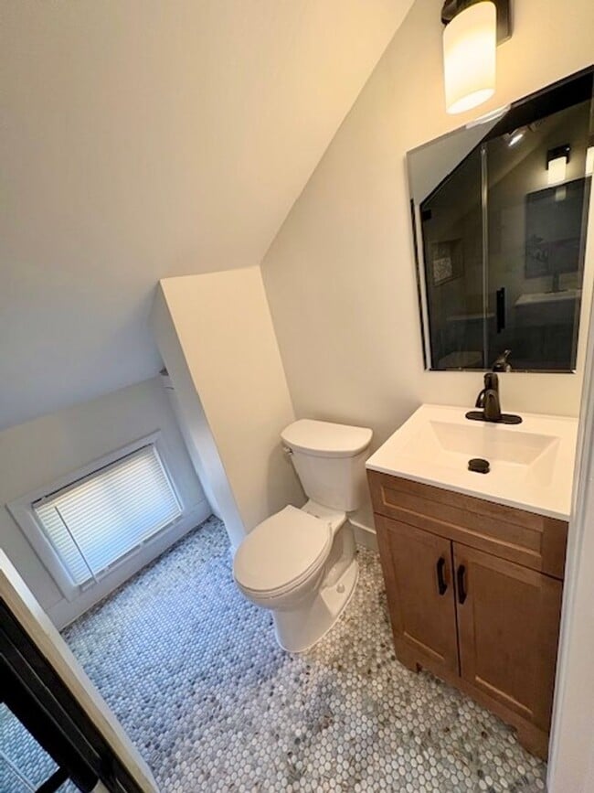 Building Photo - 6007 Crawford Dr