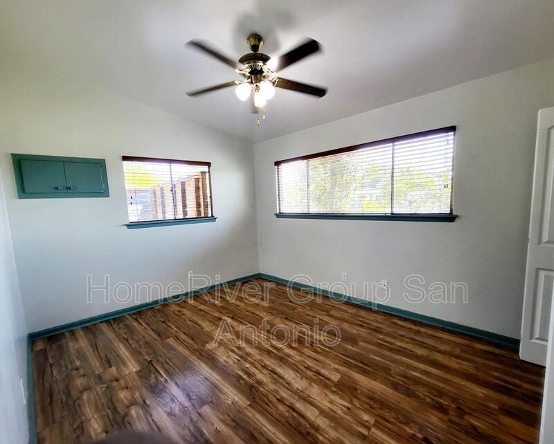 Building Photo - 103 E Skyview Dr