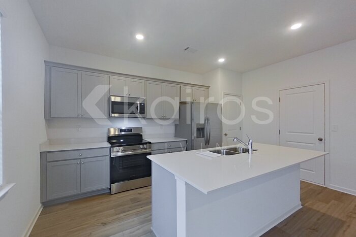 Building Photo - 213 Birch Ave