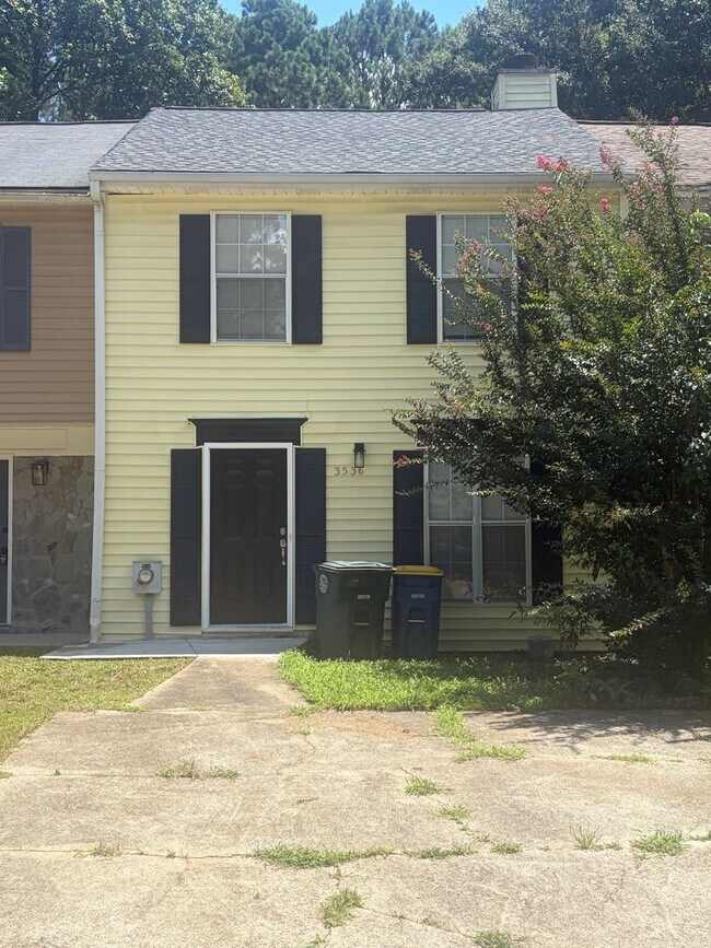 Building Photo - Stepless Townhome