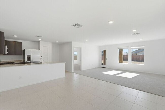 Building Photo - Modern Comfort Meets Desert Serenity – 4 Bed Rocking K Rental Home Available Now!