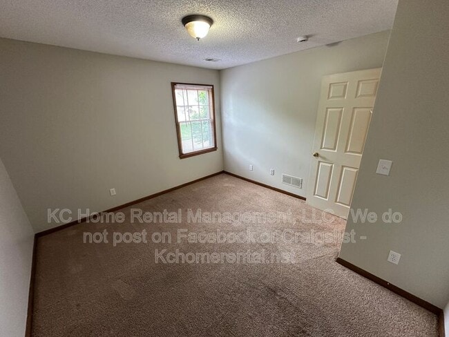 Building Photo - 6633 W 151st Pl