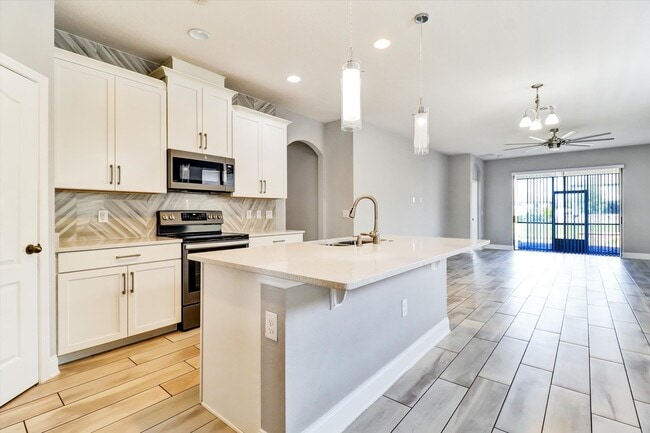 Building Photo - 1856 Napoli Dr