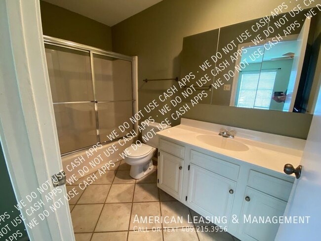 Building Photo - 945 Sunmeadow Dr