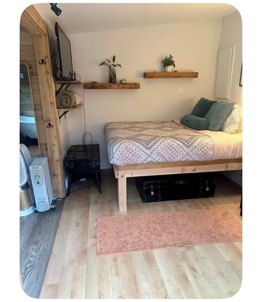 Building Photo - 3276 SE Grant St