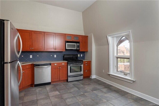 Building Photo - 414 Franklin St