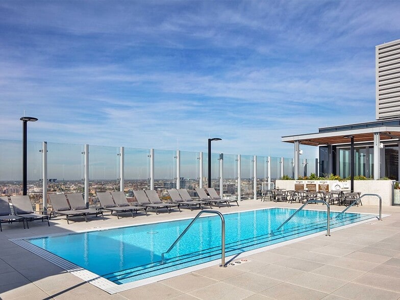 Building Photo - 219 S Peoria St