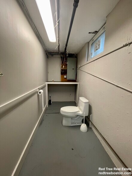 Building Photo - 83 Lexington St