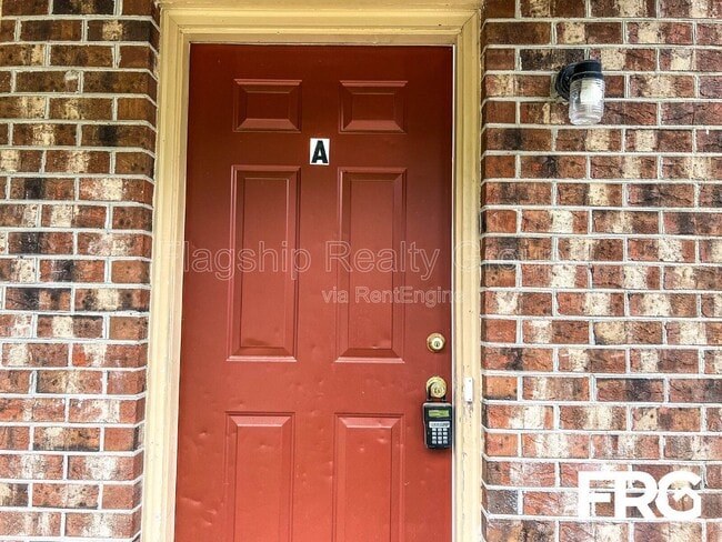 Building Photo - 206 Lindbeth Dr