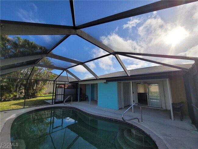 Building Photo - 4530 SW 7th Pl