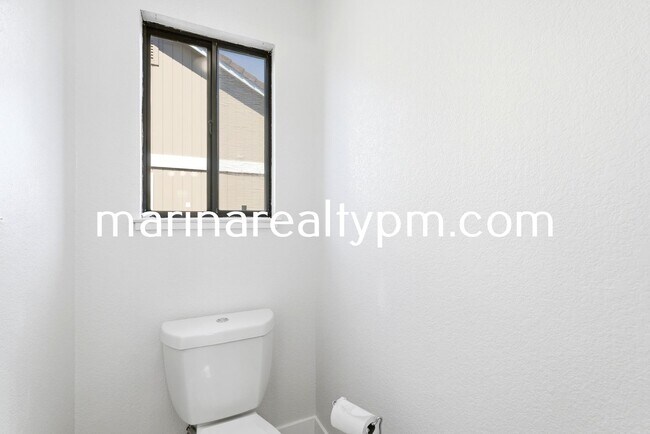 Building Photo - Home Sweet home-Beautiful remolded 3 bedroom 2 bathroom