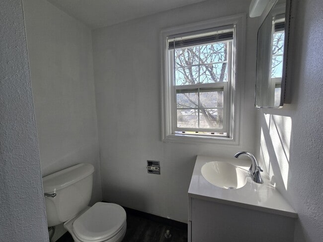 Building Photo - 447 NE Winchester St