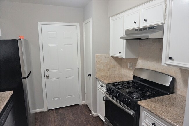 Building Photo - 2727 Tinechester Dr