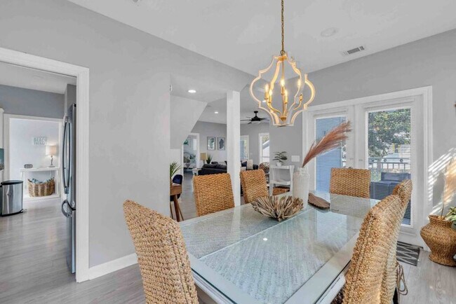 Building Photo - 61 Sunfish St