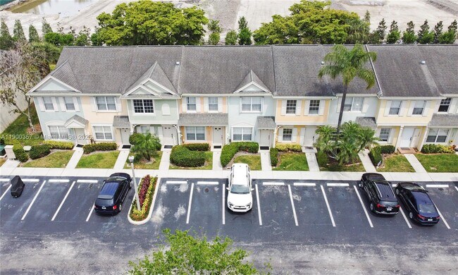 Building Photo - 16697 Hemingway Dr