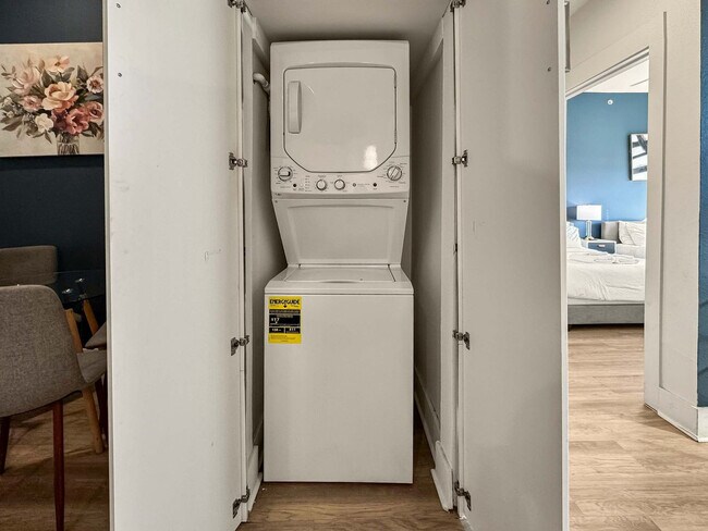 Building Photo - 2916 Indiana St