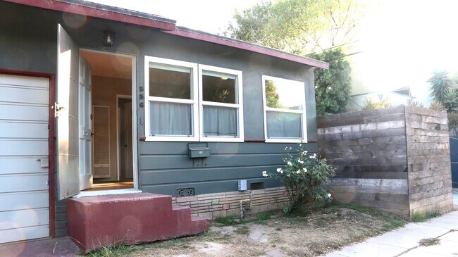 Building Photo - 556 Indiana Ave