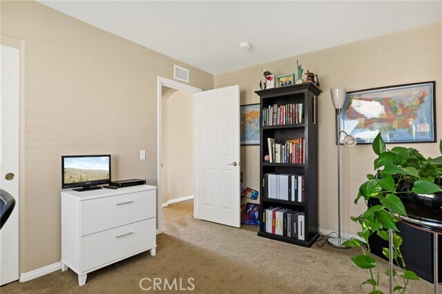 Building Photo - 1521 Fairway Oaks Ave