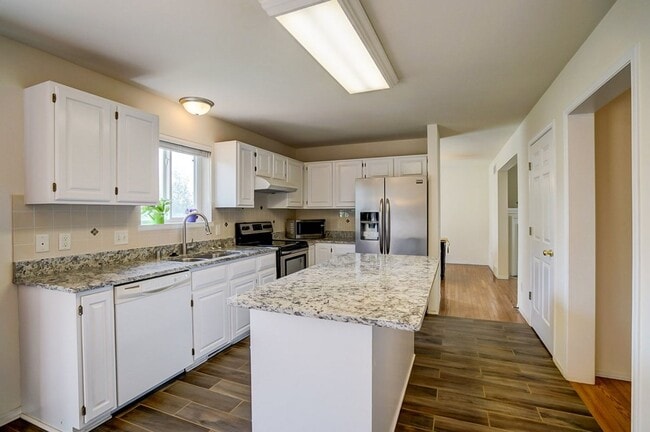 Building Photo - 1237 Jasmine Dr