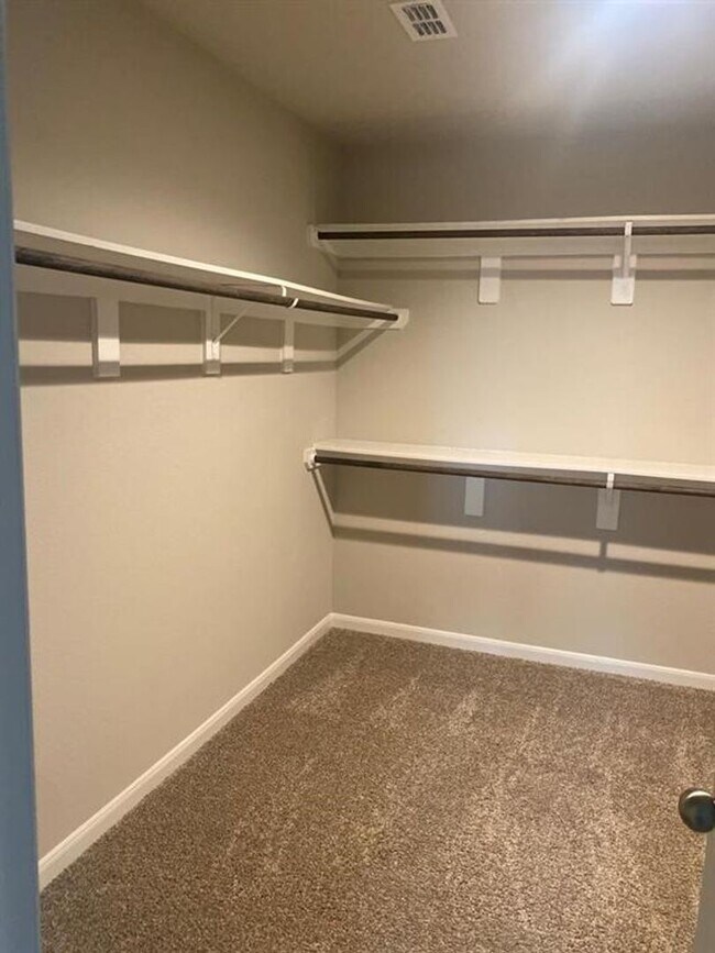 Building Photo - 1403 Mateer Manor Ct