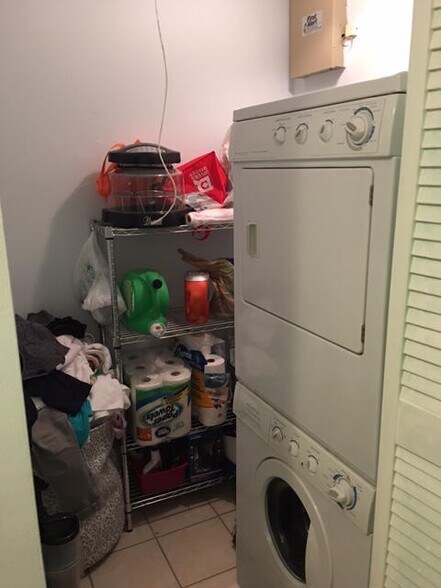 laundry room - 373 Springdale Cir